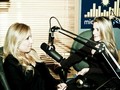 Kasia Cerekwicka i Ma�gorzata Ko�cielniak w RMF Extra! / fot. Konrad Kubu�ka