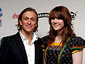 Brytyjska piosenkarka Kate Nash i pomys�odawca koncertu Jeremy Gilley / fot. PAP/EPA/Daniel Hambury