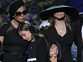 Siostry Michaela - Janet oraz LaToya i c�rka Paris / fot. Mark J. Terrill / AP