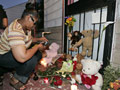 Fani przed domem w Gary (Indiana), w kt�rym Michael Jackson sp�dzi� dzieci�stwo / PAP/EPA