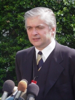 Szef dyplomacji Włodzimierz Cimoszewicz w Waszyngtonie