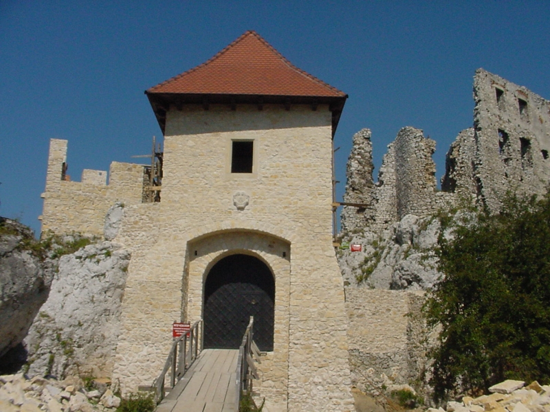 Wejście na zamek 