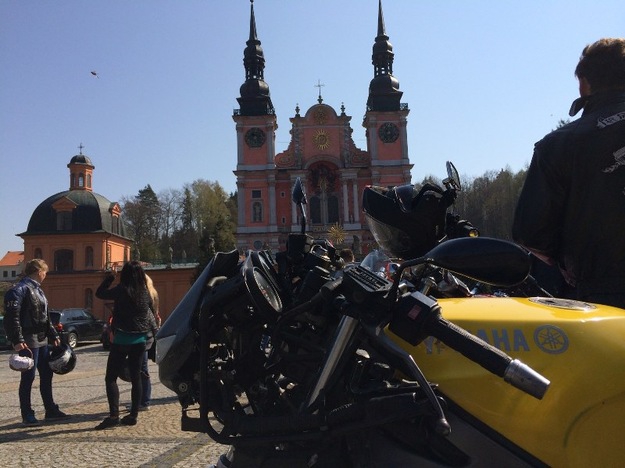 Motocykliści w Wielką Sobotę święcą w Lipce pokarmy, foto. Piotr Bułakowski RMF FM