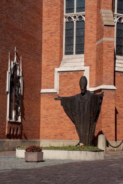 Pomnik Jana Pawła II / fot. Krzysztof Gzyl